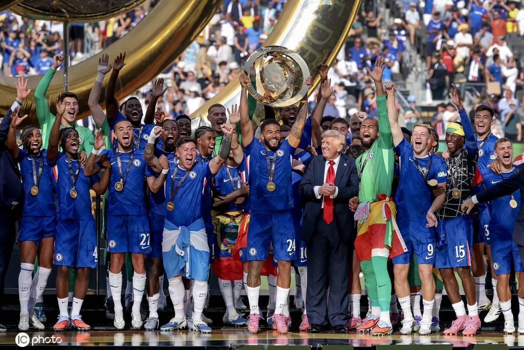 三球完胜 切尔西夺世俱杯冠军！
        
    三球完胜 切尔西夺世俱杯冠军！